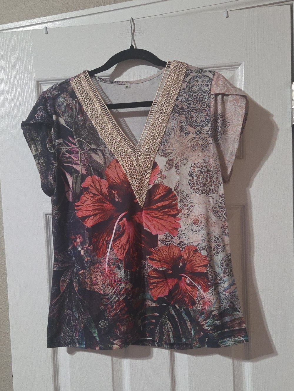 Floral V-Neck Women’s Top with Crochet Trim - Red Floral